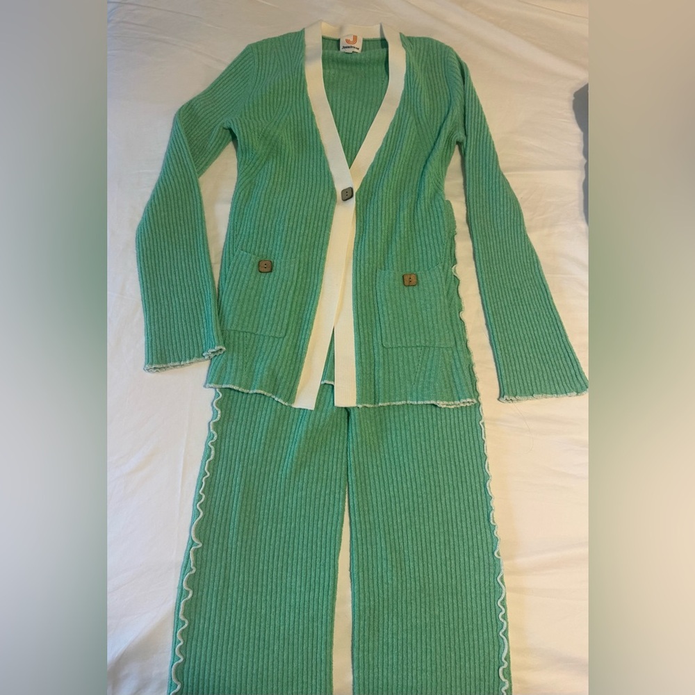 Commence 2 piece cardigan and pant suit mint green and white - Picture 3 of 3